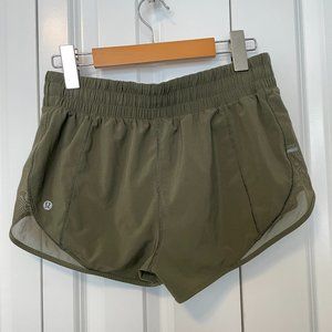 Lululemon Hotty Hot Low-Rise Lined Short 2.5"